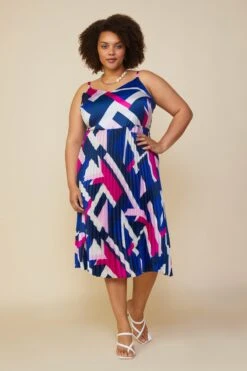 Plus Size - Geo Print Pleated Midi Dress