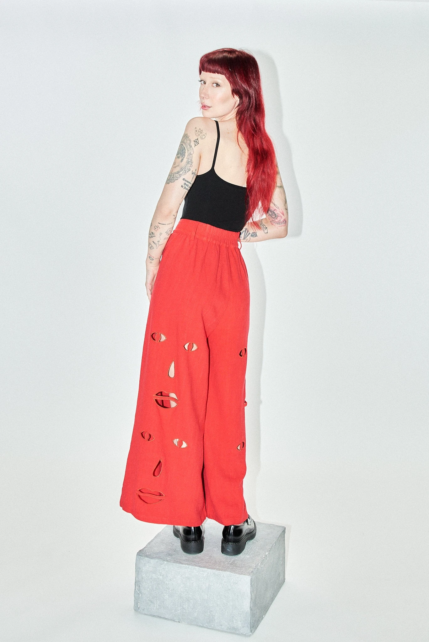 Face Cut Out Linen Wide Leg Trousers Red - Image 4